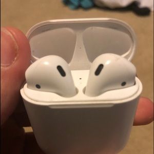 AirPods